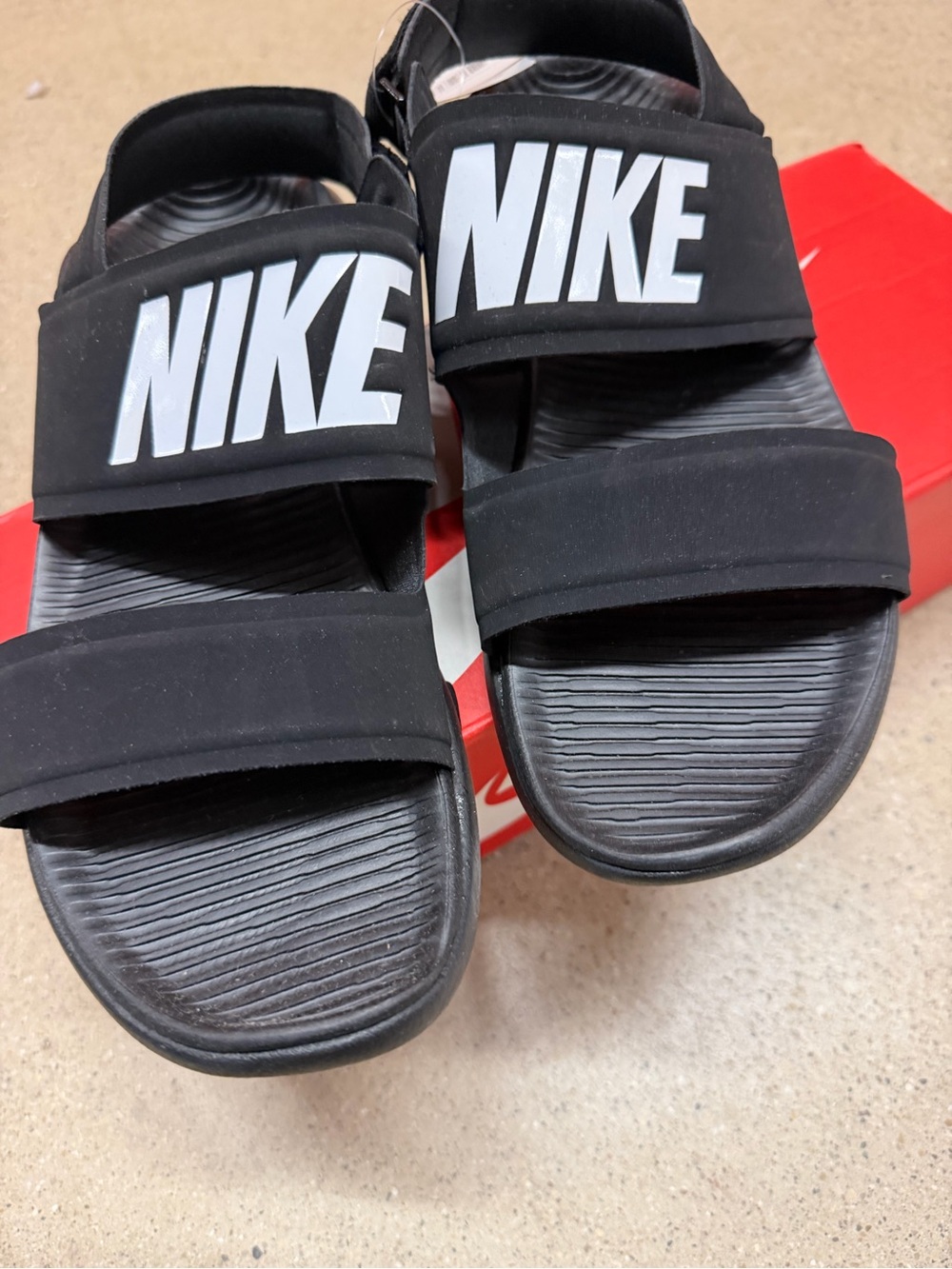 NWB Nike Women’s Tanjun Black Adjustable Strap Sandals